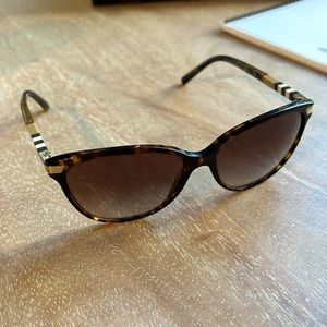 Burberry “gradient” women’s sunglasses